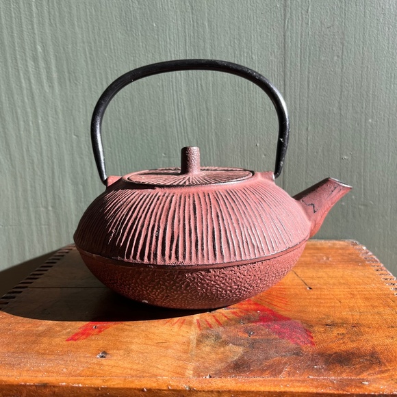 Vintage Cast Iron Textured Teapot - Picture 1 of 5